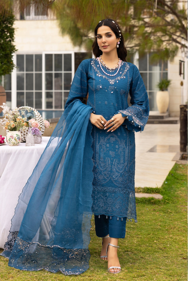 Ivana Luxe Chikankari 004