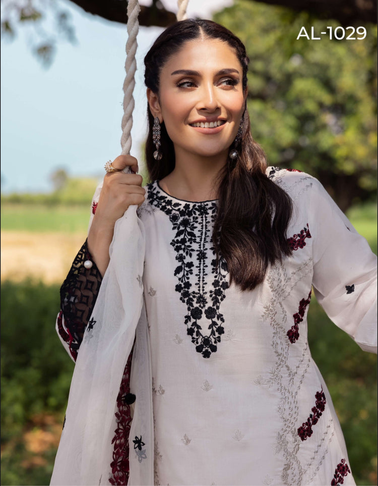 Heer x Ayeza Khan Ladies AL1029