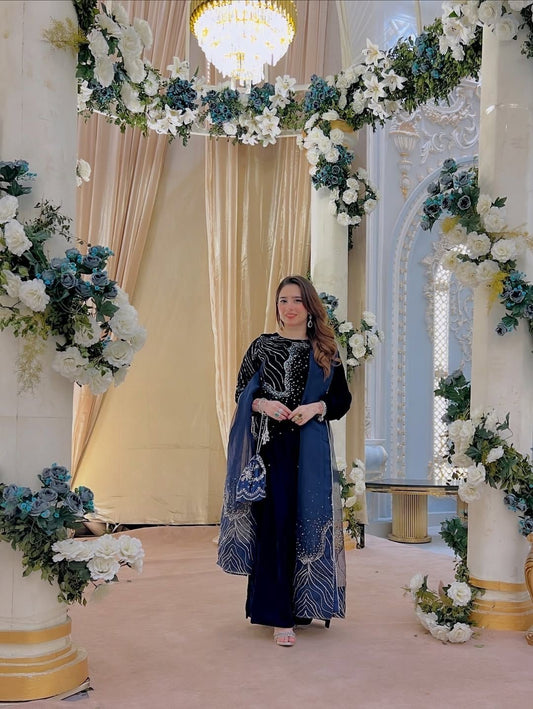 Amara- Luxury Velvet