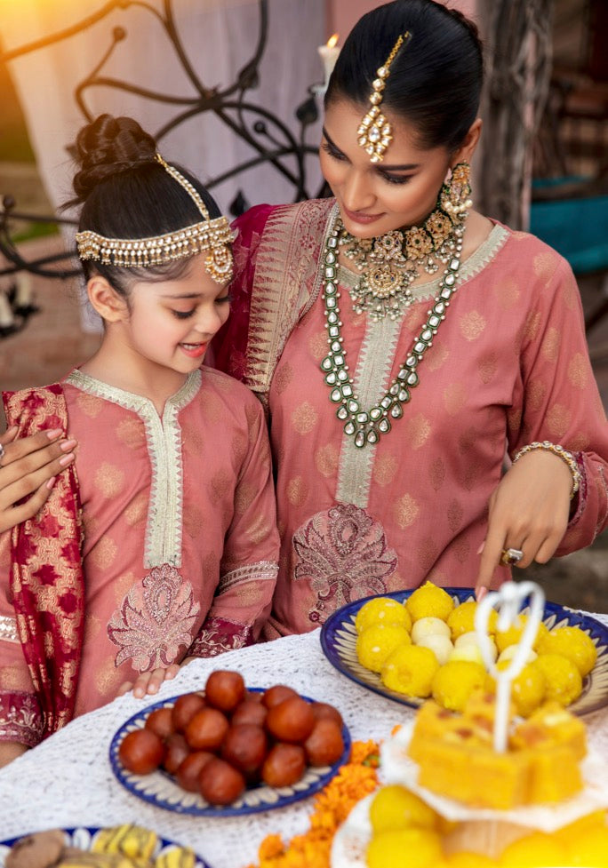 Ivana Jacquard 02 Ladies