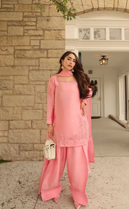 Anoushay- Luxury Farshi Shalwar suit