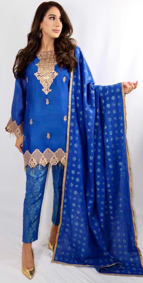 Aaghaz 03 - Fatimahs clothing
