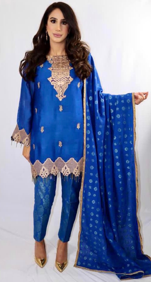 Aaghaz 03 - Fatimahs clothing