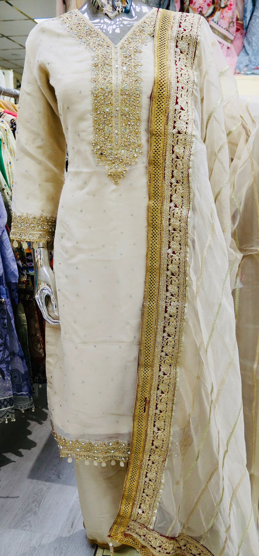 Embroidered Organza suit - Fatimahs clothing